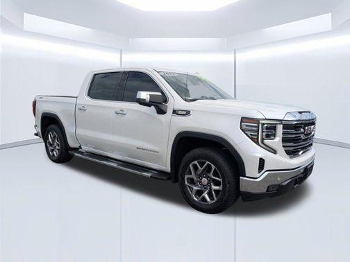 White Frost Tricoat 2023 GMC Sierra 1500 SLT