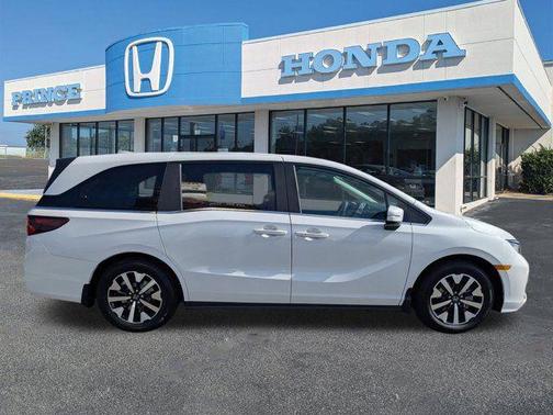 Platinum White Pearl 2026 Honda Odyssey EX-L