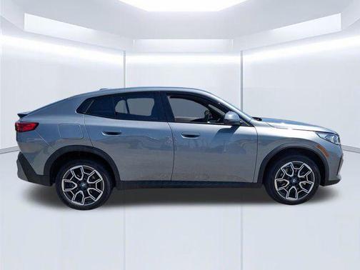 Gray Metallic 2025 BMW X2 xDrive28i