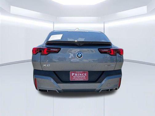 Gray Metallic 2025 BMW X2 xDrive28i