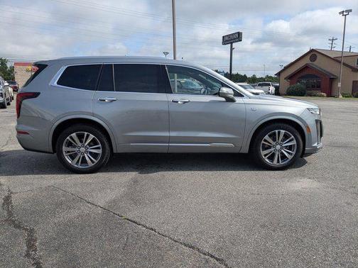 Argent Silver Metallic 2025 Cadillac XT6 Premium Luxury FWD