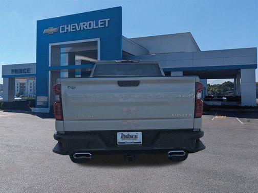 White Sands 2026 Chevrolet Silverado 1500 Custom Trail Boss
