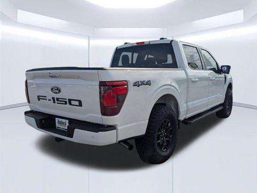 Oxford White 2025 Ford F-150 XLT