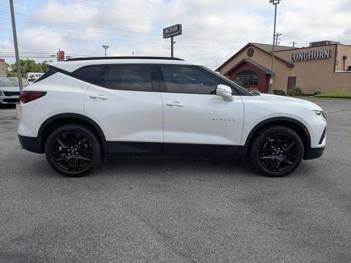 Iridescent Pearl Tricoat 2022 Chevrolet Blazer 3LT
