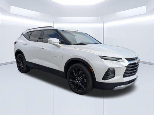 Iridescent Pearl Tricoat 2022 Chevrolet Blazer 3LT