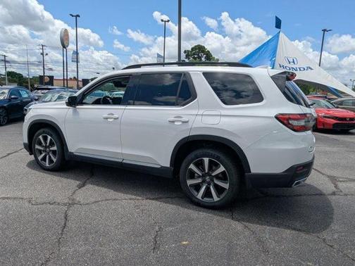 2024 Honda Pilot Touring 8-Passenger