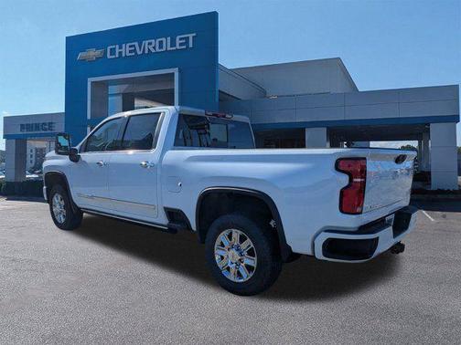 Polar White Tricoat 2026 Chevrolet Silverado 3500 High Country