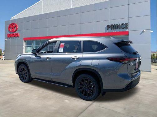 Heavy Metal 2026 Toyota Highlander XLE