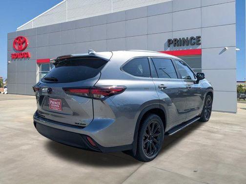 Heavy Metal 2026 Toyota Highlander XLE