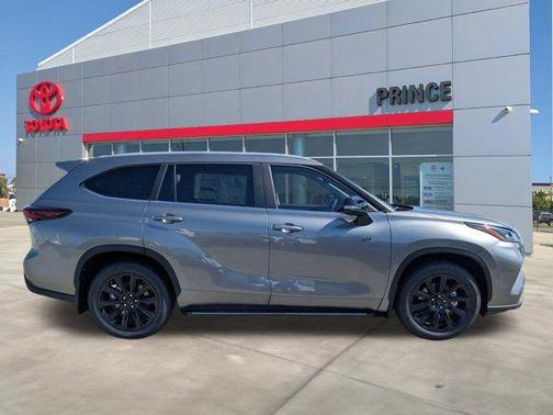 Heavy Metal 2026 Toyota Highlander XLE