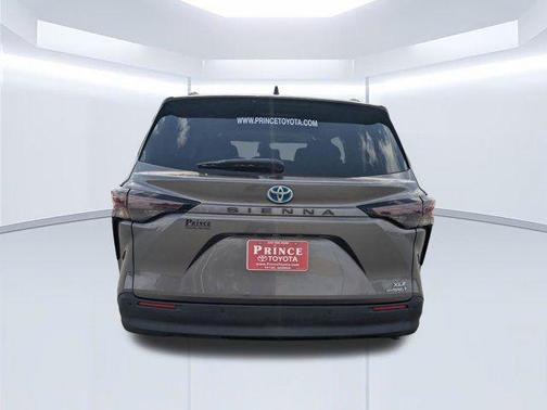 Predawn Gray Mica 2024 Toyota Sienna XLE