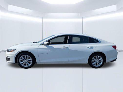 Summit White 2025 Chevrolet Malibu FWD 1LT