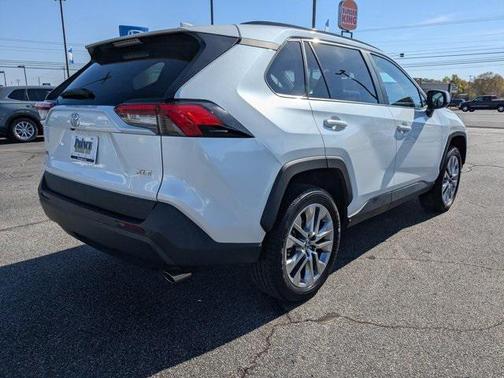 2023 Toyota RAV4 XLE Premium