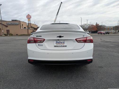 2022 Chevrolet Malibu FWD LT