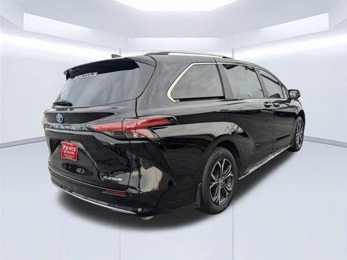 Midnight Black Metallic 2025 Toyota Sienna Platinum