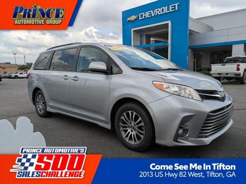 2020 Toyota Sienna XLE