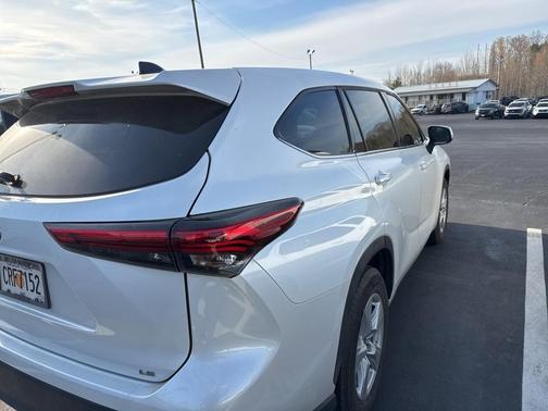 2022 Toyota Highlander LE