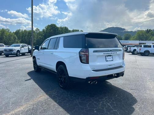 2023 Chevrolet Suburban High Country