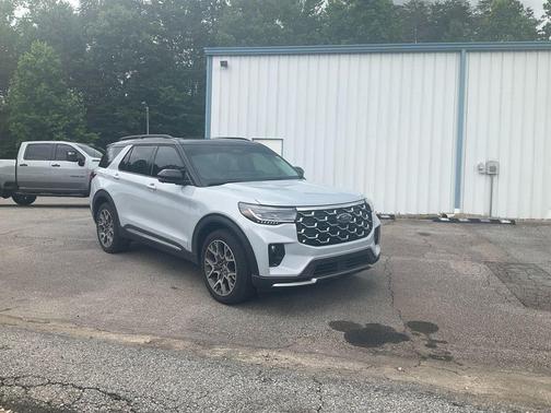 White Metallic 2025 Ford Explorer Platinum