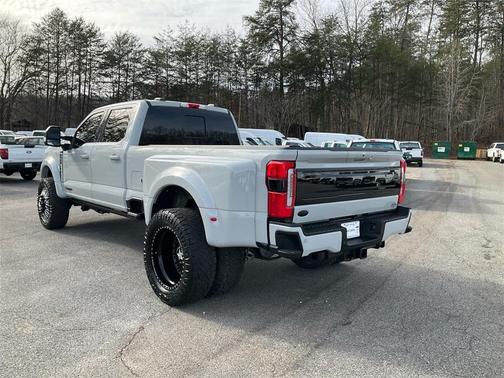 2025 Ford F-450 Platinum