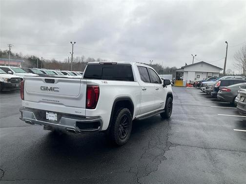 2022 GMC Sierra 1500 SLT