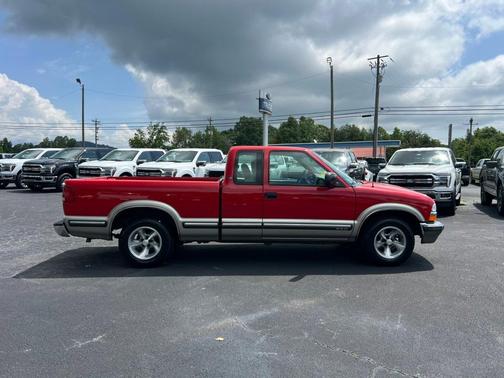 1999 Chevrolet S-10 LS Extended Cab