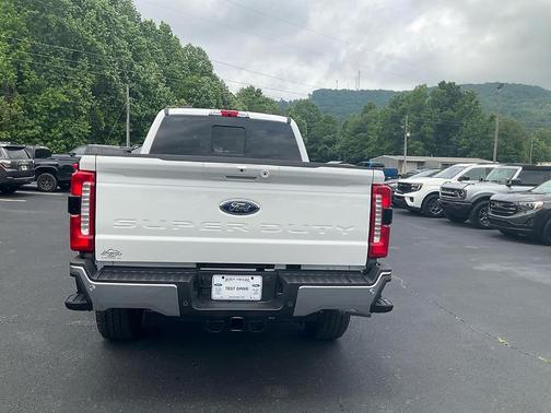 White 2026 Ford F-350 Lariat Super Duty