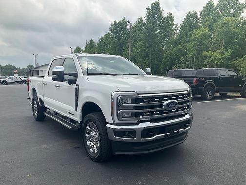 White 2026 Ford F-350 Lariat Super Duty