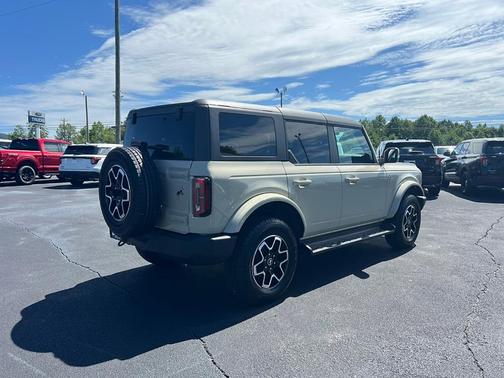 2025 Ford Bronco Outer Banks