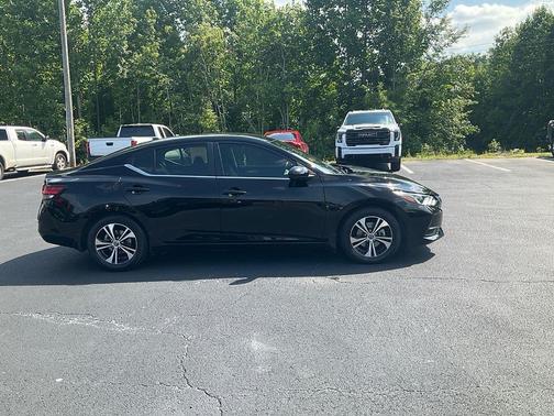 Black 2022 Nissan Sentra SV