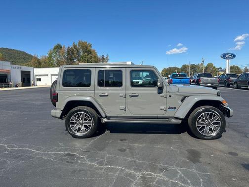 2022 Jeep Wrangler Unlimited 4xe Sahara