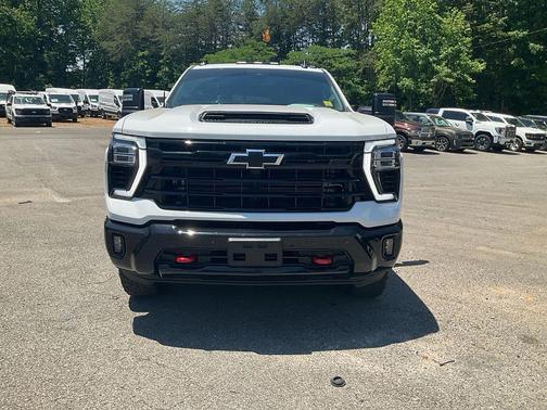 Summit White 2025 Chevrolet Silverado 2500 LT