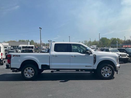 Oxford White 2026 Ford F-250 Lariat