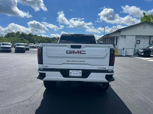 2025 GMC Sierra 2500 AT4