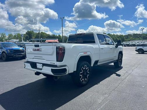 2025 GMC Sierra 2500 AT4