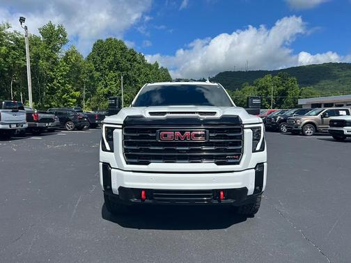 2025 GMC Sierra 2500 AT4