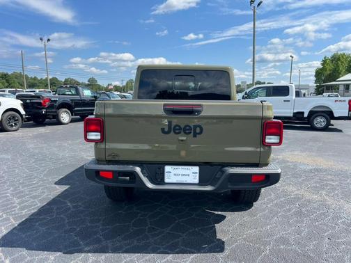 2025 Jeep Gladiator Sport