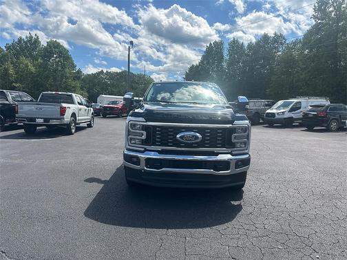 2025 Ford F-350 Lariat Super Duty
