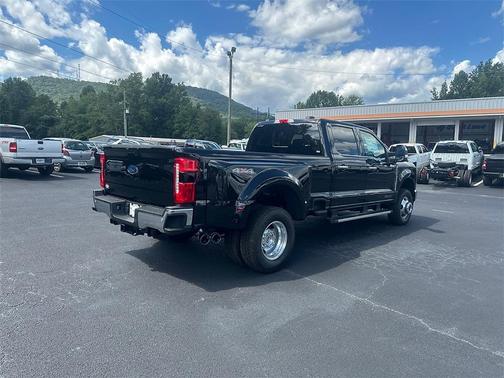 2025 Ford F-350 Lariat Super Duty