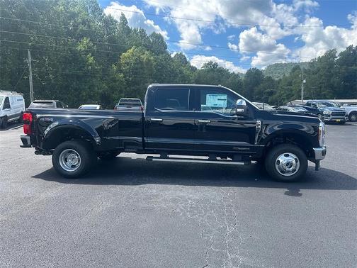 2025 Ford F-350 Lariat Super Duty