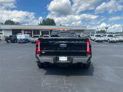 2025 Ford F-350 Lariat Super Duty