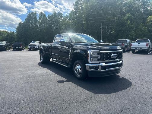 2025 Ford F-350 Lariat Super Duty