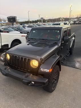 2022 Jeep Gladiator Sport