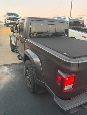 2022 Jeep Gladiator Sport
