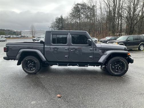 2022 Jeep Gladiator Sport