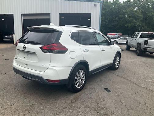 Glacier White 2019 Nissan Rogue SV