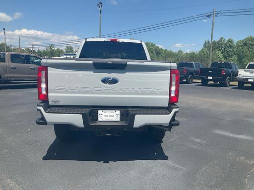 Avalanche 2026 Ford F-250 XL