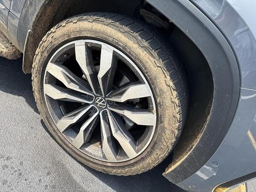 2022 Volkswagen Atlas Cross Sport 3.6L V6 SEL Premium R-Line