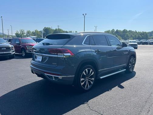 2022 Volkswagen Atlas Cross Sport 3.6L V6 SEL Premium R-Line