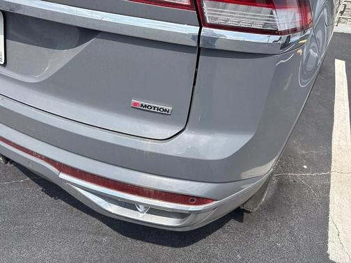 2022 Volkswagen Atlas Cross Sport 3.6L V6 SEL Premium R-Line